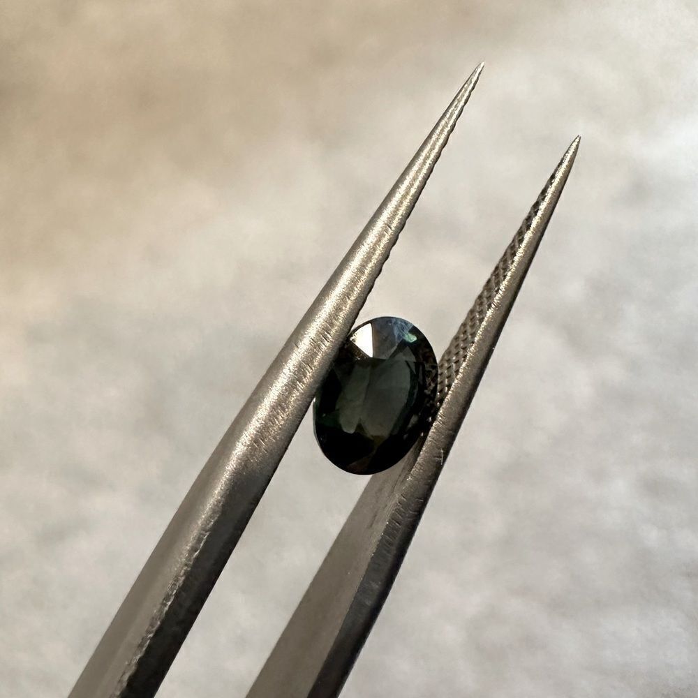 1.15ct‎ deep green oval cut natural sapphire!